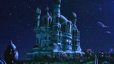 Imagem da notícia Disney vai ter sua própria Wandinha: Estúdio vai unir forças com Steven Spielberg e concorrente para reviver clássico da Sessão da Tarde