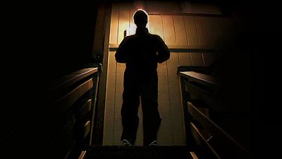 Imagem da notícia Apenas 77 minutos na Netflix: Este filme de suspense para corajosos vai perturbar seu sono