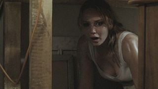Imagem da notícia Veja Jennifer Lawrence no trailer do terror House at the End of the Street