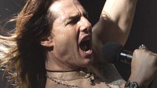 Imagem da notícia Tom Cruise canta Bon Jovi em novo trailer de Rock Of Ages