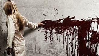 O terror Sinister com Ethan Hawke divulga trailer e cartaz em movimento