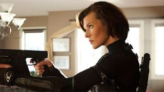 Imagem da notícia Novo trailer de Resident Evil 5: Retribuição relembra os quatro filmes anteriores