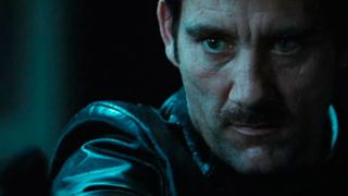 Imagem da notícia Clive Owen pode substituir Hugh Laurie em Robocop
