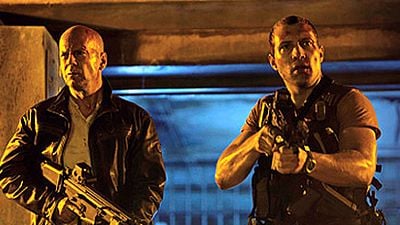 Imagem da notícia Ação e música clássica em novo trailer de Duro de Matar: Um Bom Dia Para Morrer