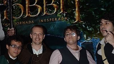 Imagem da notícia Fãs brasileiros de O Hobbit vão fantasiados à pré-estreia do filme