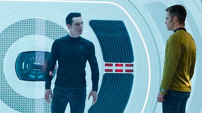 Imagem da notícia Além da Escuridão - Star Trek tem novo trailer divulgado