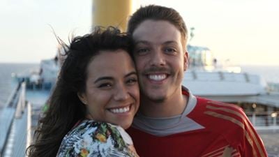 Fábio Porchat e Miá Mello filmam comédia romântica em alto mar