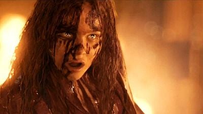 Imagem da notícia Carrie, a Estranha ganha trailer perturbador e sangrento