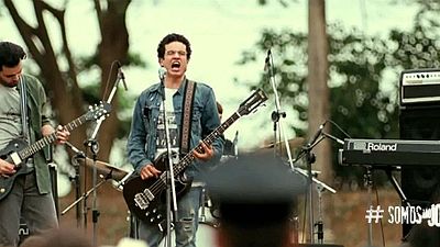 Imagem da notícia Somos Tão Jovens: Atores da biografia de Renato Russo mostram que têm música no sangue