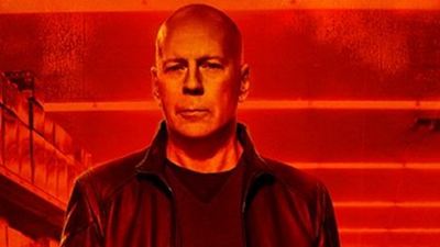 RED 2: Novos cartazes mostram astros do filme rodeados por armas