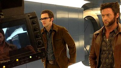 Imagem da notícia Wolverine e Fera como simples mortais em nova foto de X-Men: Dias de um Futuro Esquecido