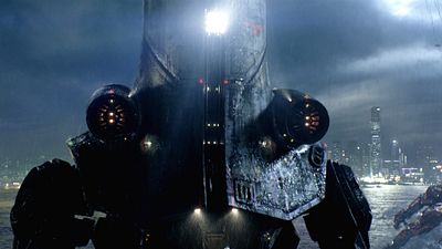 Imagem da notícia Robôs combatem monstros em novo teaser de Círculo de Fogo