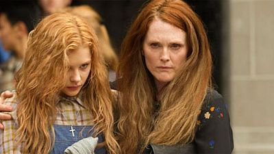 Imagem da notícia Julianne Moore maltrata Chloë Moretz em trailer de Carrie - A Estranha