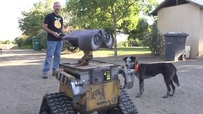 Imagem da notícia Vídeo mostra o WALL-E da vida real