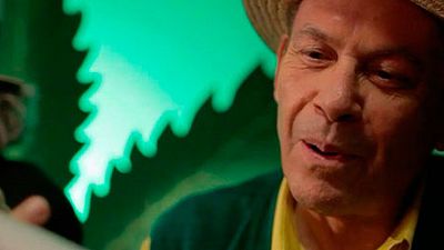 Imagem da notícia Exclusivo - Cena de Casa da Mãe Joana 2 traz José Wilker fumando maconha