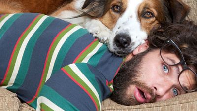Imagem da notícia Bruno Gagliasso em novo cartaz da comédia romântica Mato Sem Cachorro