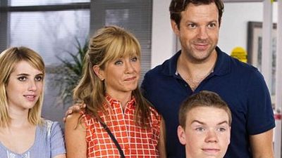 Imagem da notícia Família do Bagulho: Conheça os grandes micos da falsa família de Jennifer Aniston em vídeos exclusivos