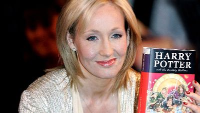 Imagem da notícia Warner Bros. e J.K. Rowling irão lançar nova série de filmes inspirada no universo Harry Potter