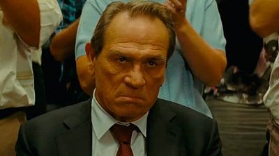 Imagem da notícia Exclusivo - Tommy Lee Jones fala sobre A Família e Luc Besson em entrevista legendada