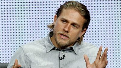 Imagem da notícia Charlie Hunnam abandonou Cinquenta Tons de Cinza por "divergências criativas"