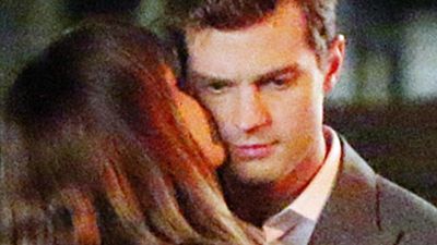 Imagem da notícia Veja os primeiros beijos de Cinquenta Tons de Cinza