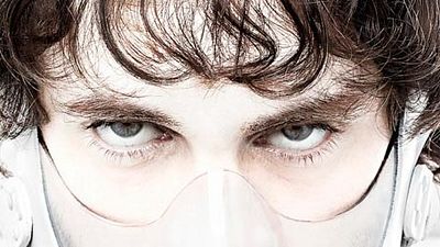 Imagem da notícia Segunda temporada de Hannibal ganha pôster e data de lançamento