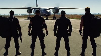 Imagem da notícia Os Mercenários 3: Trailer mostra cenas do filme, com Stallone, Schwarzenegger, Harrison Ford e companhia