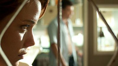 Imagem da notícia Vídeo exclusivo: diretor Fernando Coimbra explica como surgiu O Lobo Atrás da Porta