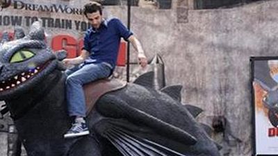 Imagem da notícia AdoroHollywood: Pré-estreia de Como Treinar o Seu Dragão 2 com Gerard Butler e Jay Baruchel