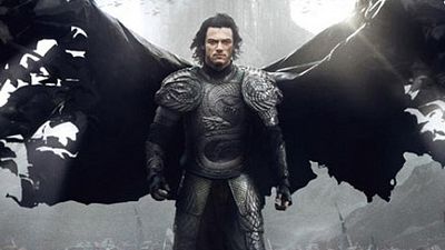 Imagem da notícia Drácula - A História Nunca Contada ganha dois cartazes que lembram o Batman