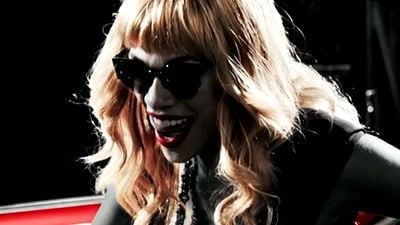 Imagem da notícia Sin City 2: Rosario Dawson usa seus métodos para conseguir o que quer em cena de A Dama Fatal