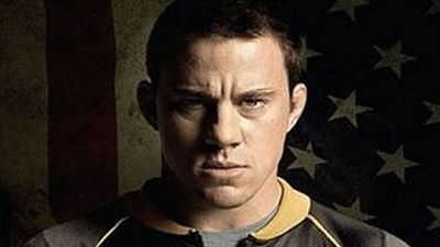 Imagem da notícia Channing Tatum é o destaque de novos teaser e cartaz de Foxcatcher
