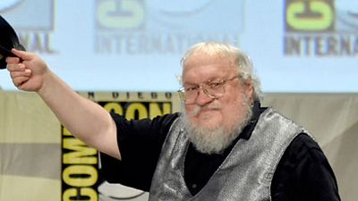 Imagem da notícia Ocupado com novo livro, George R.R. Martin estará menos envolvido com 5ª temporada de Game of Thrones