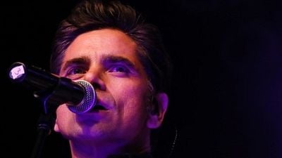 Imagem da notícia John Stamos soltará a voz em Galavant, nova comédia musical da ABC