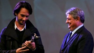 Imagem da notícia Gramado 2014: Rodrigo Santoro se emociona ao receber homenagem