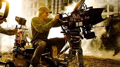 Imagem da notícia Michael Bay não pretende dirigir Transformers 5