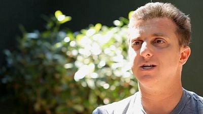 Imagem da notícia Exclusivo: Luciano Huck fala sobre a importância de A História do Homem Henry Sobel