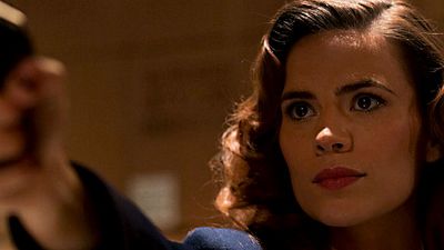 Imagem da notícia Marvel's Agents of S.H.I.E.L.D.: Participação de Hayley Atwell marcará crossover com Agent Carter