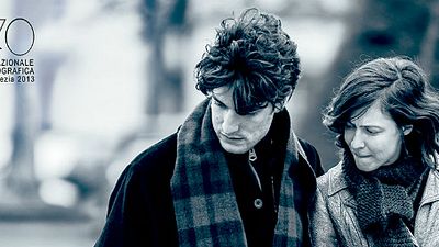 Imagem da notícia Enquete: Confira a versão vencedora do cartaz do filme O Ciúme, com Louis Garrel