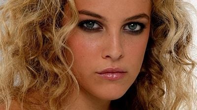 Riley Keough terá papel que foi de Sasha Grey em série de Confissões de uma Garota de Programa