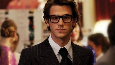 Imagem da notícia Saint Laurent, cinebiografia que vai representar a França no Oscar, ganha trailer legendado e cartaz