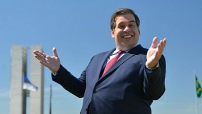 Imagem da notícia Exclusivo: “Os políticos são melhores do que qualquer Paulo Autran”, diz Leandro Hassum