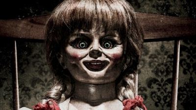 Annabelle te encara de maneira macabra no novo cartaz do filme de terror