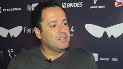 Imagem da notícia Exclusivo: “É como o Batman”, diz diretor de filme sobre Joãosinho Trinta (vídeo)