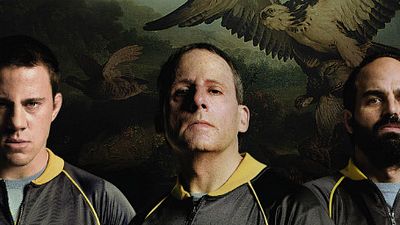 Imagem da notícia Exclusivo: cartaz nacional de Foxcatcher destaca um Steve Carell bem diferente
