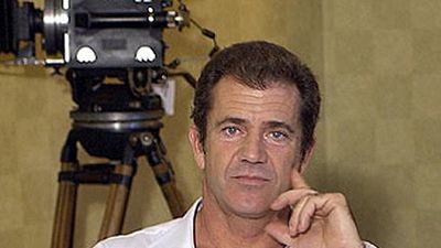 Imagem da notícia De volta a Hollywood? Mel Gibson negocia para dirigir drama de guerra com Andrew Garfield