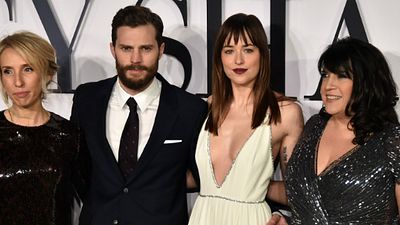 Imagem da notícia Autora de Cinquenta Tons de Cinza quer escrever roteiro da sequência, e diretora deve abandonar o filme