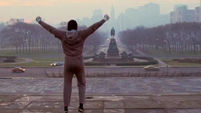 Stallone retorna à escadaria de Rocky, Um Lutador para filmar cena de Creed