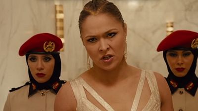 Imagem da notícia Velozes & Furiosos 7 ganha três novos clipes, com Dwayne Johnson, Vin Diesel e Ronda Rousey