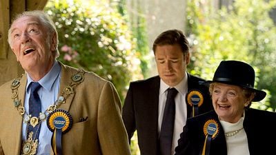 The Casual Vacancy: Minissérie baseada no livro da autora de Harry Potter ganha trailer